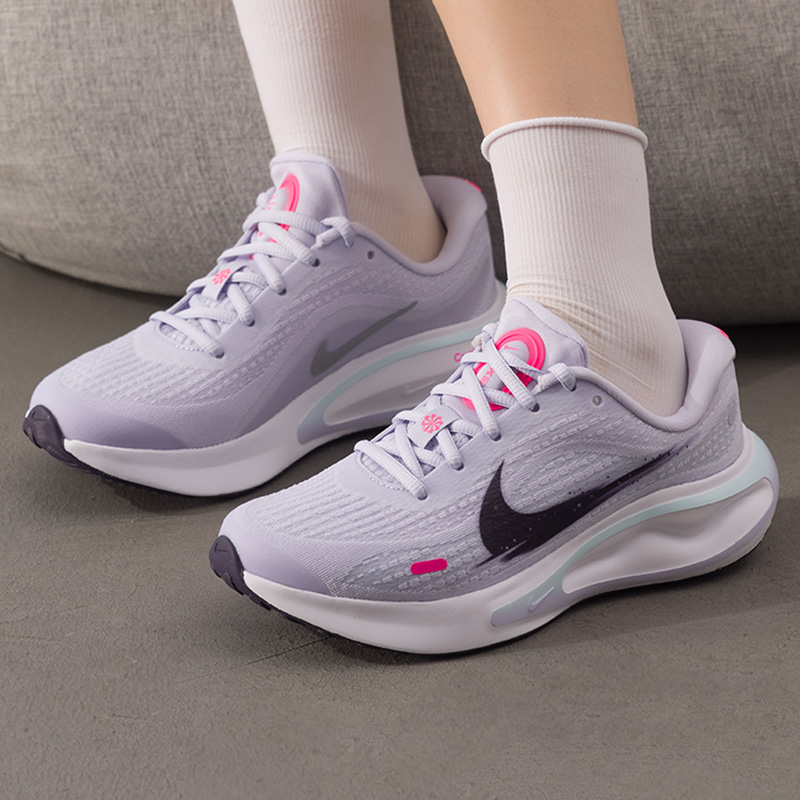 ナイキ レディースシューズ オリジナル 軽量 ロードランニン - Lightweight Road Running Shoes のレビューと価格