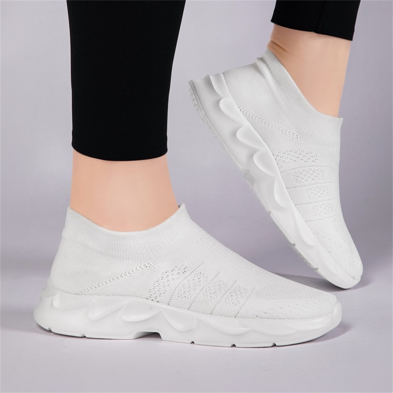 レディースメッシュニットスリッポンウォーキングシューズ、通気 - Knit Fabric Lace Up Sneakers のレビューと価格