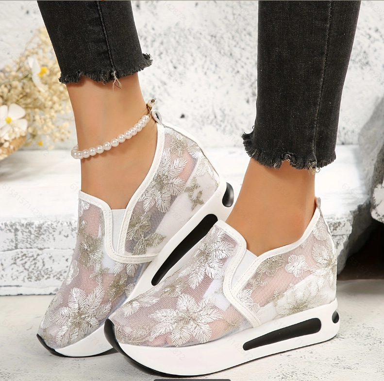 レースフラットプラットフォーム女性スポーツシューズメッシュ通 - Breathable Mesh Athletic Shoes のレビューと価格